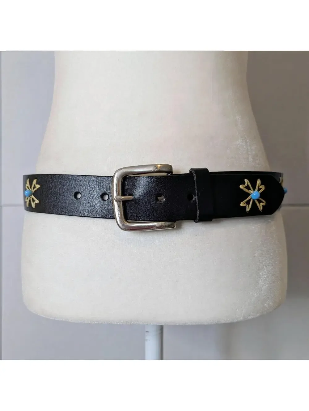 Vintage y2k leather floral stitch & beaded belt - size XL